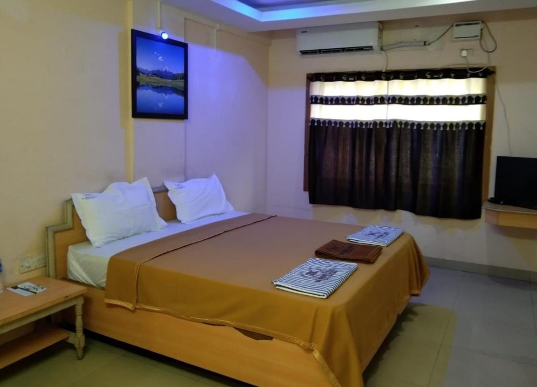 Готель Rajkrishna Residency Attur Екстер'єр фото